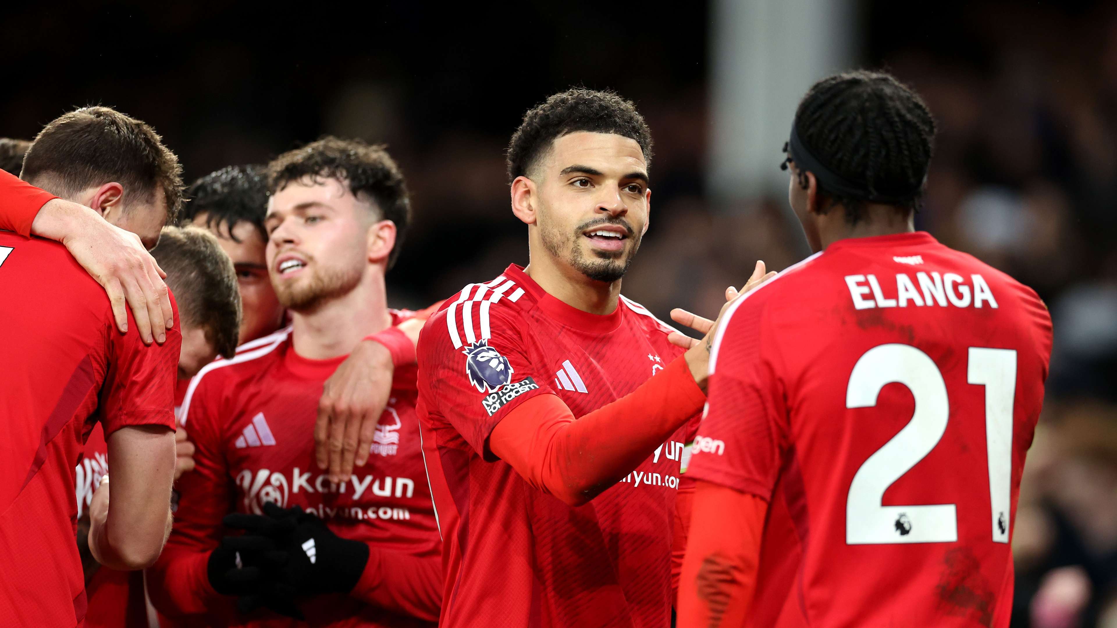 法甲第12輪巴黎聖日耳曼2-1裏爾 梅西半場被換下迪瑪利亞替補傳射建功.