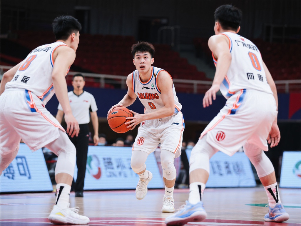 明日巨星！罗马诺：曼联为霍伊伦德开出超6000万欧元报价